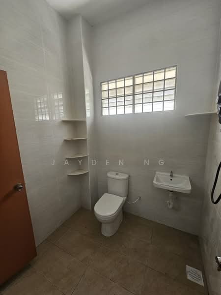 Rumah Teres 2 Tingkat untuk Dijual di Taman Sri Putri (Skudai) - Jayden Ng - Bathroom - PropertyGuru.com.my