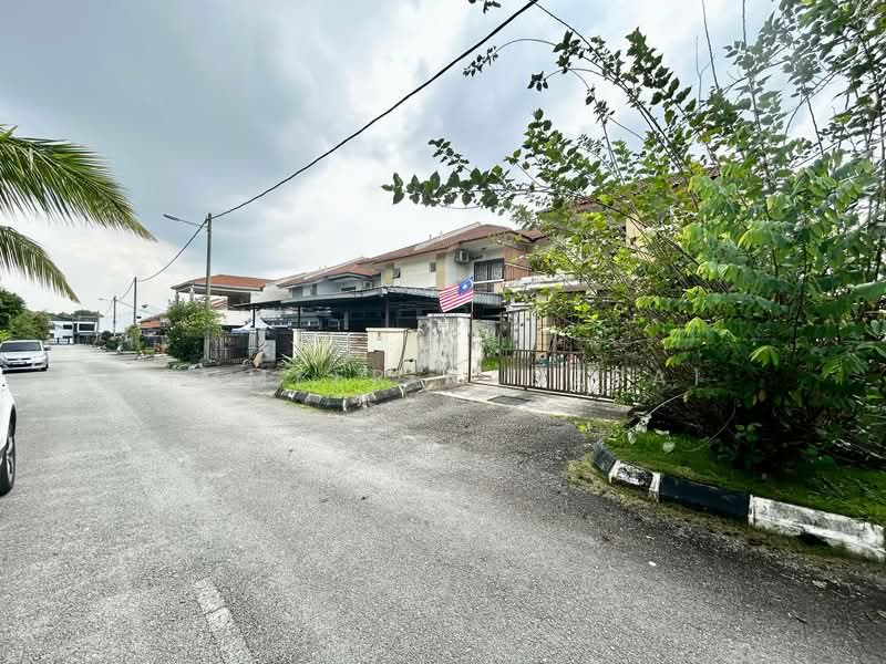 Rumah Teres 2 Tingkat untuk Dijual di Bandar Bukit Mahkota (Bangi) - Ammeer Nadzrai - Exterior - PropertyGuru.com.my