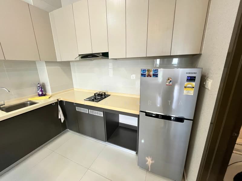 Kondominium untuk Dijual di Amberside @ Country Garden Danga Bay - Stella Narita - Kitchen - PropertyGuru.com.my