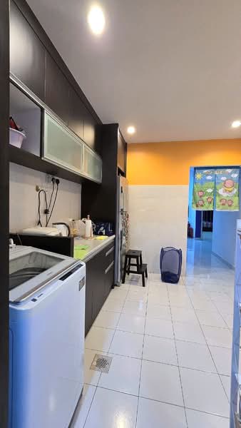 1-storey Terraced House for Sale in Taman Seri Austin (Tebrau) - Karl Lim - Kitchen - PropertyGuru.com.my
