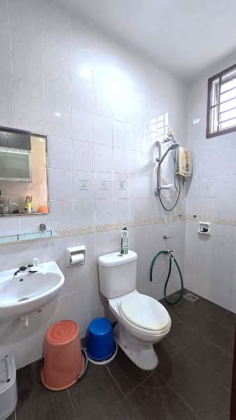 1-storey Terraced House for Sale in Taman Seri Austin (Tebrau) - Karl Lim - Bathroom - PropertyGuru.com.my