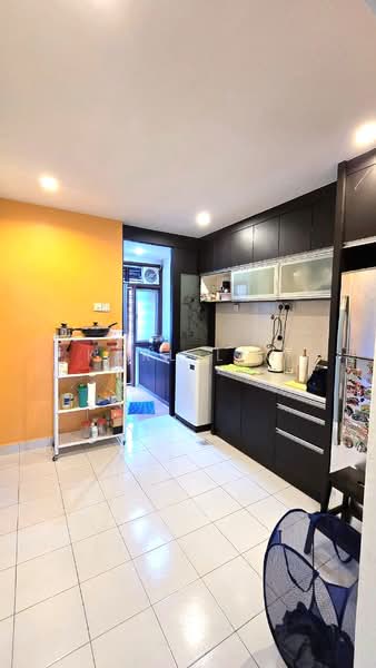 1-storey Terraced House for Sale in Taman Seri Austin (Tebrau) - Karl Lim - Kitchen - PropertyGuru.com.my