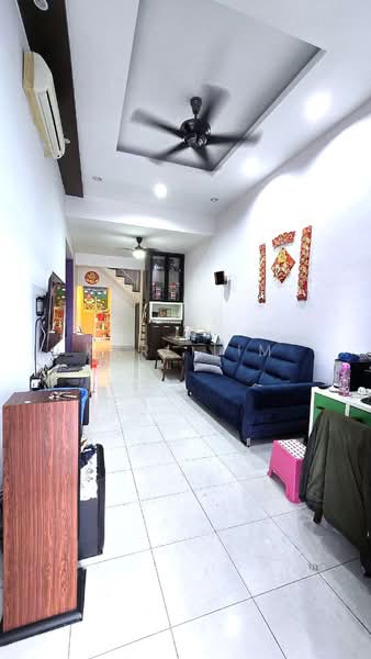 1-storey Terraced House for Sale in Taman Seri Austin (Tebrau) - Karl Lim - Living Room - PropertyGuru.com.my