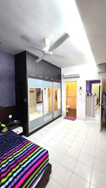 1-storey Terraced House for Sale in Taman Seri Austin (Tebrau) - Karl Lim - Bedroom - PropertyGuru.com.my
