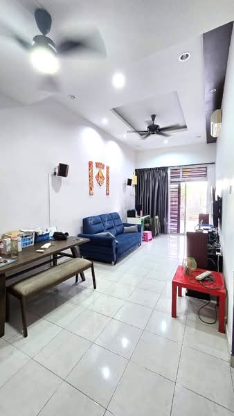1-storey Terraced House for Sale in Taman Seri Austin (Tebrau) - Karl Lim - Living Room - PropertyGuru.com.my