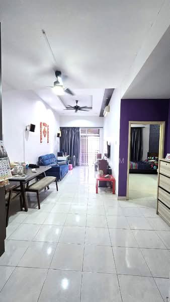 1-storey Terraced House for Sale in Taman Seri Austin (Tebrau) - Karl Lim - Living Room - PropertyGuru.com.my