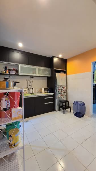 1-storey Terraced House for Sale in Taman Seri Austin (Tebrau) - Karl Lim - Kitchen - PropertyGuru.com.my