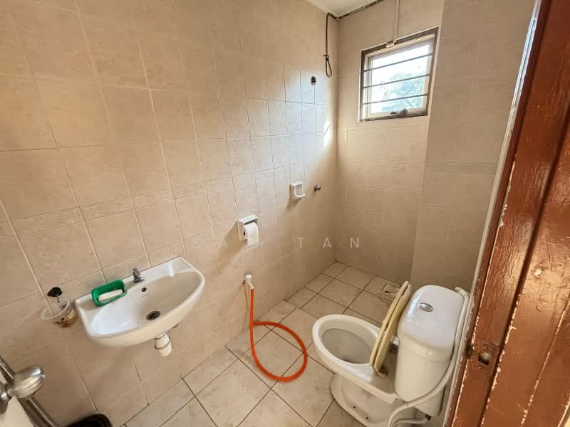 Rumah Berkembar untuk Dijual di Taman Usahawan (Kepong) - Sam Tan - Bathroom - PropertyGuru.com.my