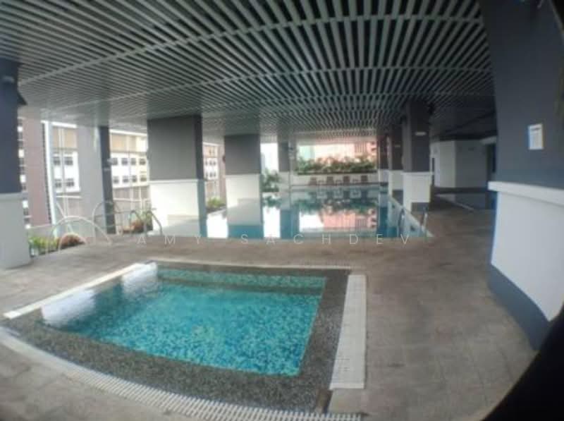 Servis Apartment untuk Dijual di Vue Residences - Amy Sachdev - Pool - PropertyGuru.com.my