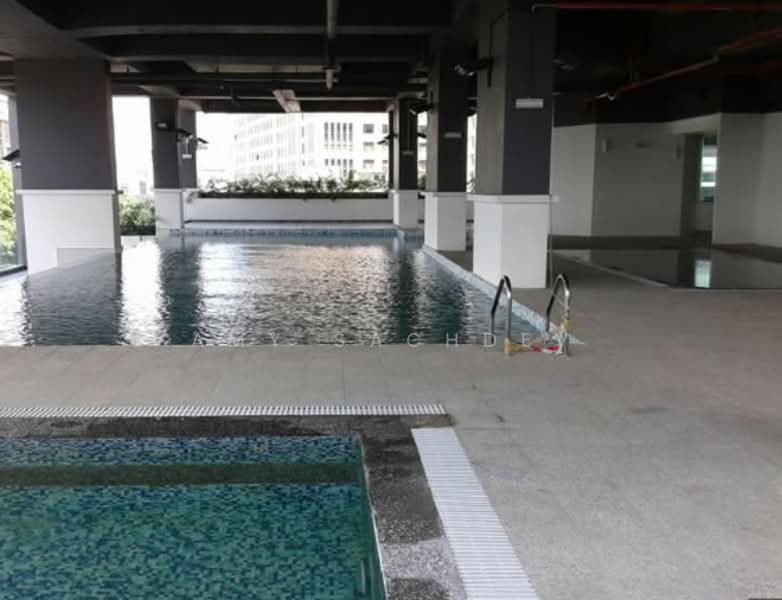 Servis Apartment untuk Dijual di Vue Residences - Amy Sachdev - Pool - PropertyGuru.com.my