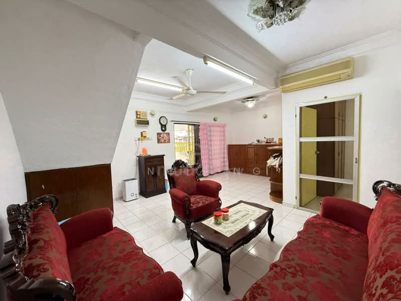 Rumah Bandar untuk Dijual di Taman Kota Laksamana (Melaka City) - Angie Ng - Living Room - PropertyGuru.com.my