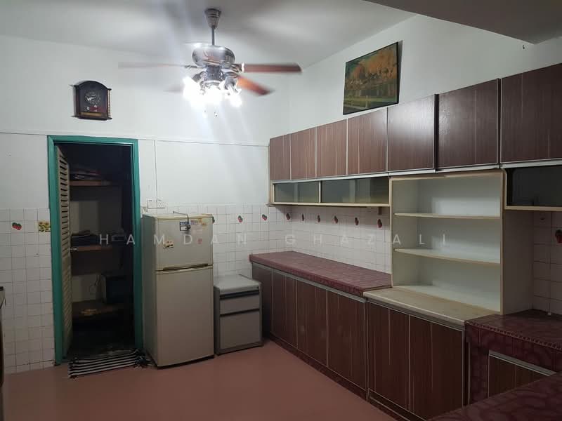 Semi-Detached House for Sale in Bandar Baru Bangi (Selangor) - Hamdan Ghazali - Kitchen - PropertyGuru.com.my