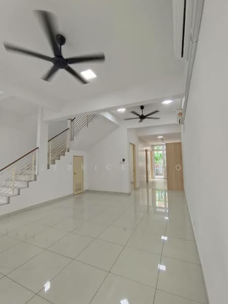 Rumah Teres 3 Tingkat untuk Disewa di Subang Jaya (Selangor) - Jerrick Foo - Living Room - PropertyGuru.com.my