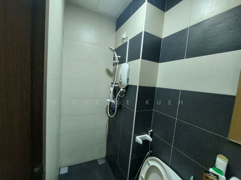 Service Residence for Rent at D'Secret Garden (Pangsapuri Kempas Indah) - Michelle Kueh - Bathroom - PropertyGuru.com.my