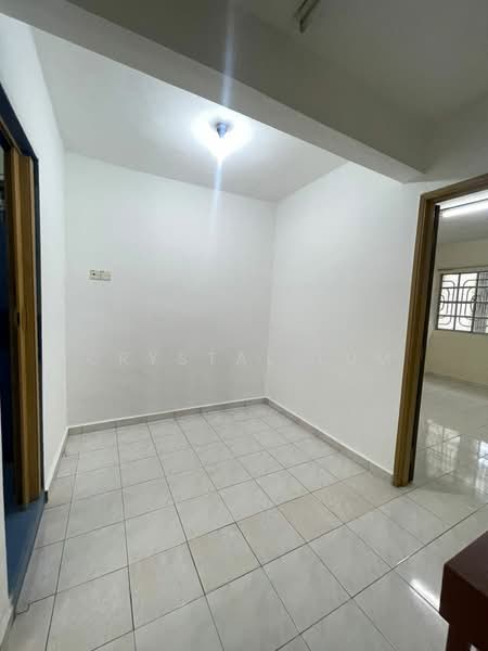 Rumah Teres 3 Tingkat untuk Disewa di Taman Daya (Kepong) - Crystal Lum - Interior - PropertyGuru.com.my