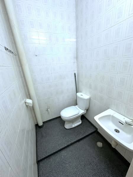 Rumah Teres 1 Tingkat untuk Dijual di Taman Universiti (Skudai) - Karl Lim - Bathroom - PropertyGuru.com.my