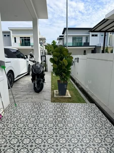 Rumah Teres untuk Dijual di Seremban (Negeri Sembilan) - FARAH HANIM BINTI AD SUHADAK SUHADAK - Exterior - PropertyGuru.com.my