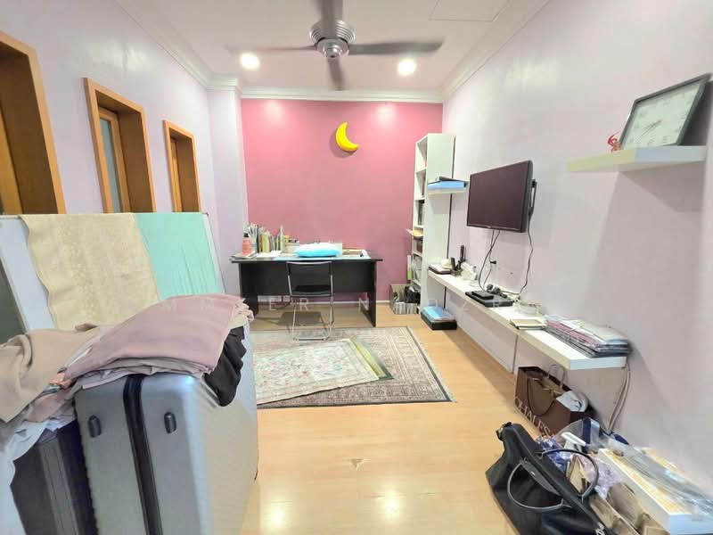 Rumah Teres 2 Tingkat untuk Dijual di Bukit Jelutong (Shah Alam) - Ammeer Nadzrai - Study - PropertyGuru.com.my