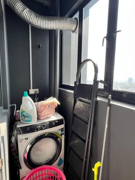 Condominium for Rent at The Holmes 2 - Max Chua - Balcony - PropertyGuru.com.my