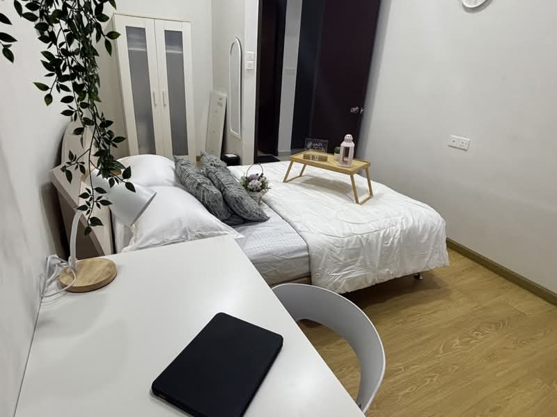 Kondominium untuk Disewa di Royal Strand @ Country Garden Danga Bay - Herman Syah - Bedroom - PropertyGuru.com.my
