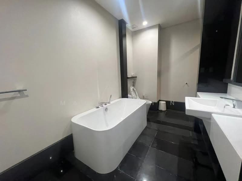 Servis Apartment untuk Disewa di The Mews - Maggie Chin - Bathroom - PropertyGuru.com.my