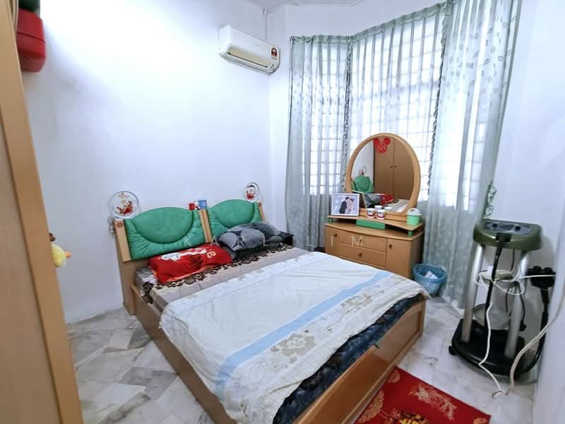 Rumah Teres 1-Tingkat untuk Dijual di Skudai (Johor) - Karl Lim - Bedroom - PropertyGuru.com.my
