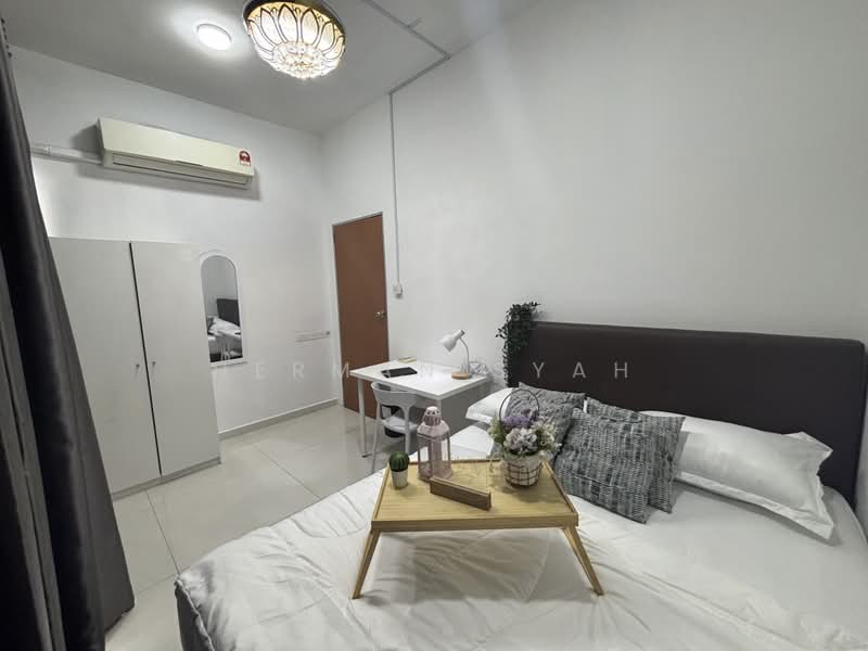 Condominium for Rent at Royal Strand @ Country Garden Danga Bay - Herman Syah - Bedroom - PropertyGuru.com.my