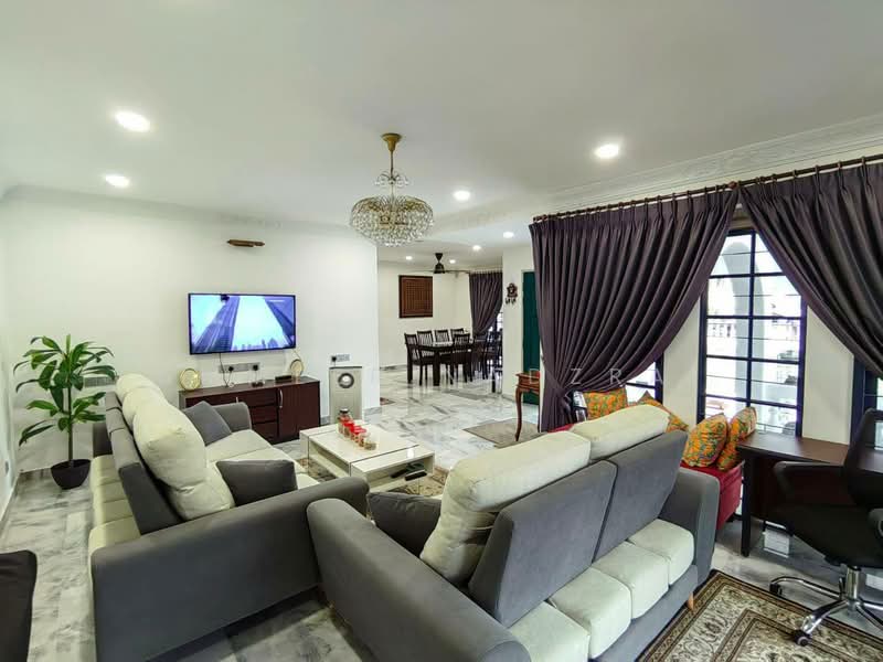 Rumah Berkembar untuk Dijual di Seksyen 9 (Shah Alam) - Ammeer Nadzrai - Living Room - PropertyGuru.com.my