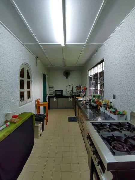 Rumah Berkembar untuk Dijual di Seksyen 9 (Shah Alam) - Ammeer Nadzrai - Kitchen - PropertyGuru.com.my