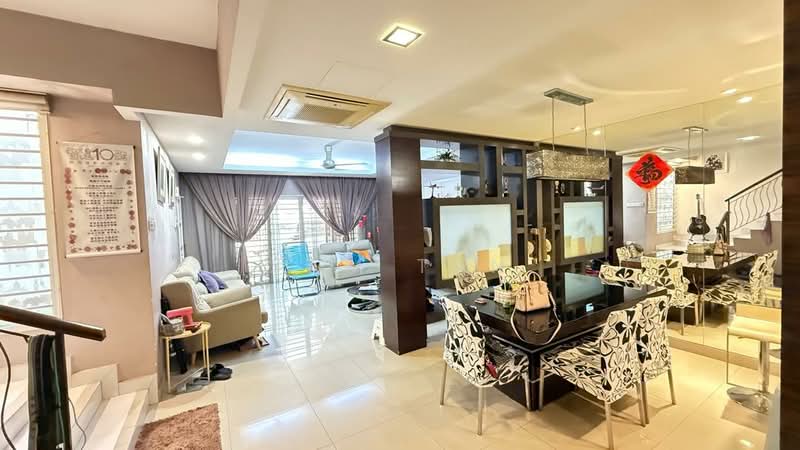 Rumah Teres 3 Tingkat untuk Dijual di Laman Rimbunan (Kepong) - Sam Tan - Living Room - PropertyGuru.com.my