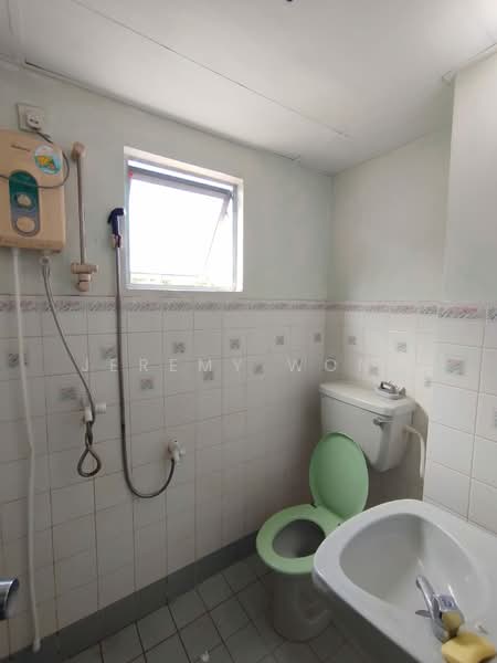 Apartment for Sale at Sri Damansara Court - Jeremy Wong - Bathroom - PropertyGuru.com.my