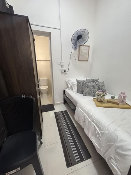 Kondominium untuk Disewa di Royal Strand @ Country Garden Danga Bay - Herman Syah - Bedroom - PropertyGuru.com.my
