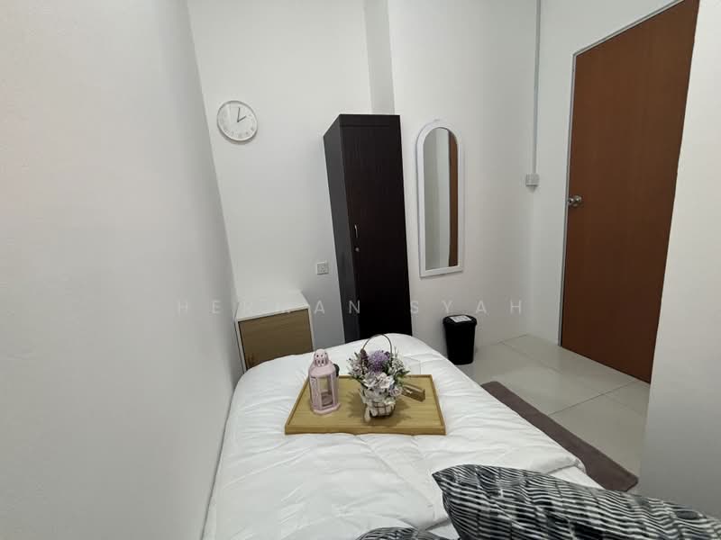 Kondominium untuk Disewa di Royal Strand @ Country Garden Danga Bay - Herman Syah - Bedroom - PropertyGuru.com.my
