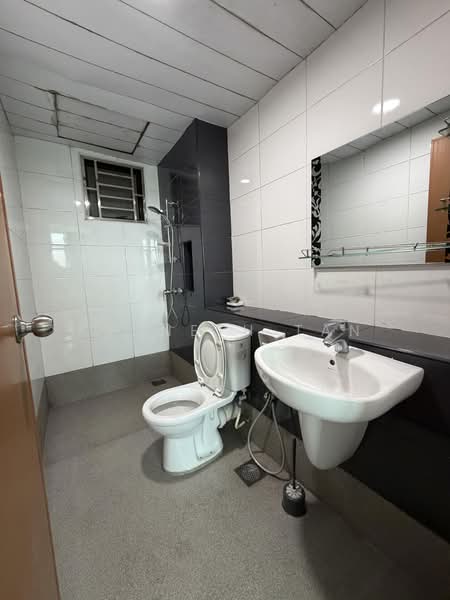 Servis Apartment untuk Disewa di Sky Gardens Residences - Kenneth Tan - PropertyGuru.com.my