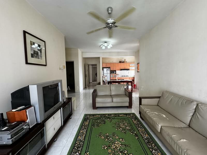 Kondominium untuk Dijual di Platinum Hill PV 5 - Hanif Hanz - Living Room - PropertyGuru.com.my