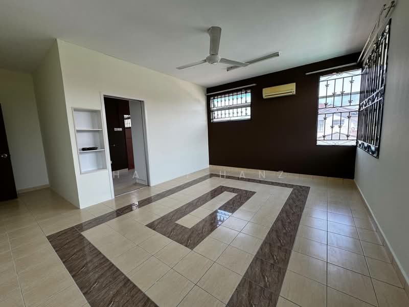 Semi-Detached House for Sale in Taman Kajang Impian (Kajang) - Hanif Hanz - Living Room - PropertyGuru.com.my