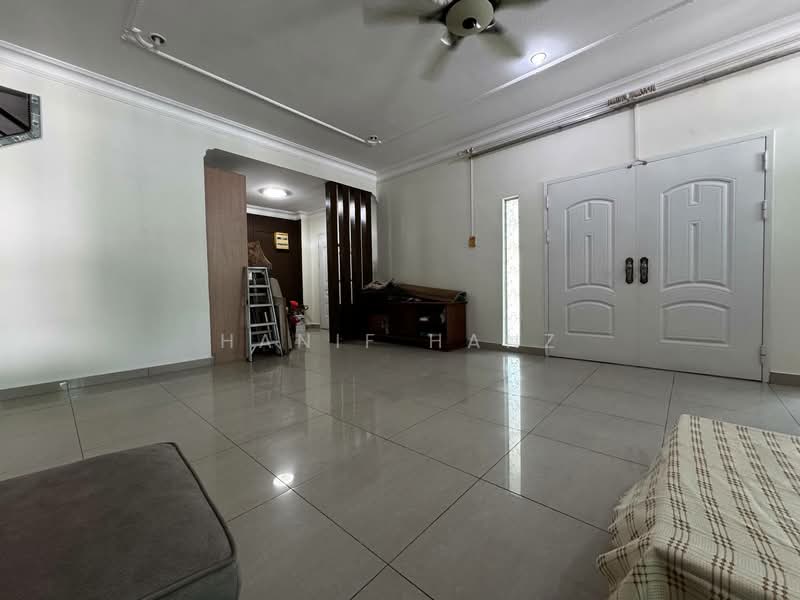 Semi-Detached House for Sale in Taman Kajang Impian (Kajang) - Hanif Hanz - Living Room - PropertyGuru.com.my