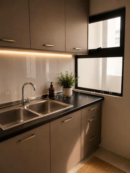Service Residence for Sale at Suria Residence - Mohd Zakri Mohd Zamberi - Kitchen - PropertyGuru.com.my