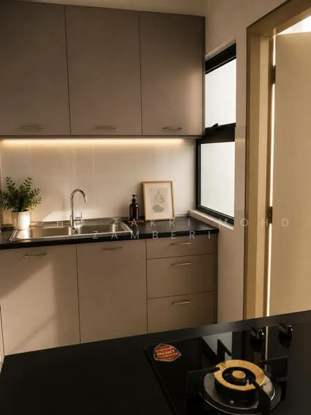Service Residence for Sale at Suria Residence - Mohd Zakri Mohd Zamberi - Kitchen - PropertyGuru.com.my