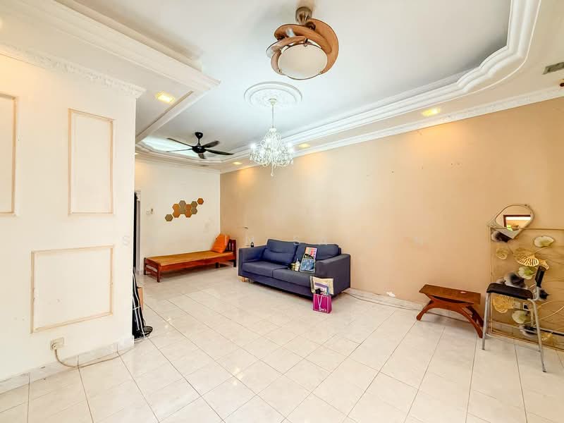 2-storey Terraced House for Sale in U16, Taman Bukit Subang (Shah Alam) - Shiqin Saidin - Living Room - PropertyGuru.com.my