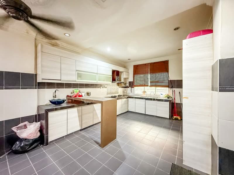 2-storey Terraced House for Sale in U16, Taman Bukit Subang (Shah Alam) - Shiqin Saidin - Kitchen - PropertyGuru.com.my