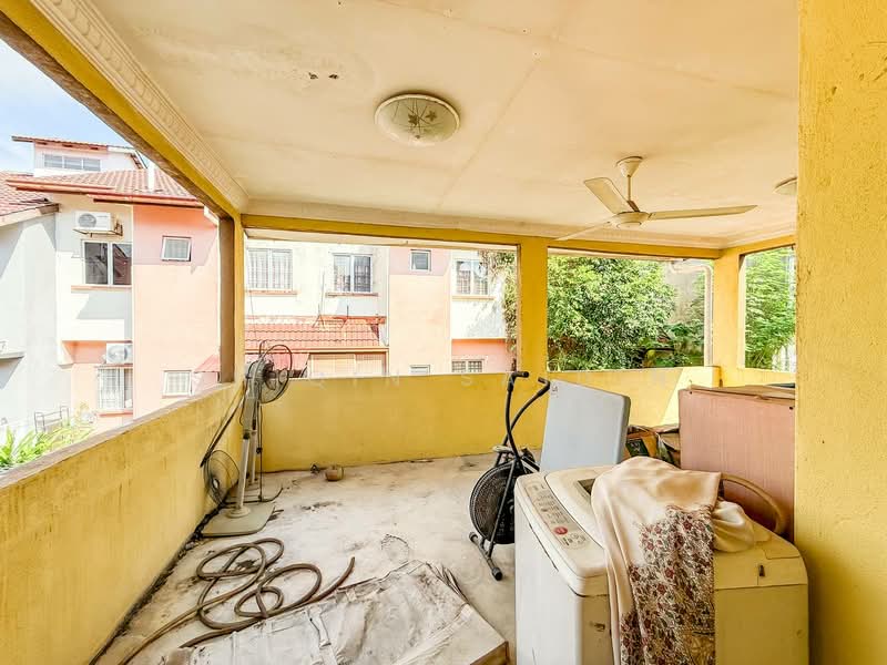 2-storey Terraced House for Sale in U16, Taman Bukit Subang (Shah Alam) - Shiqin Saidin - Balcony - PropertyGuru.com.my
