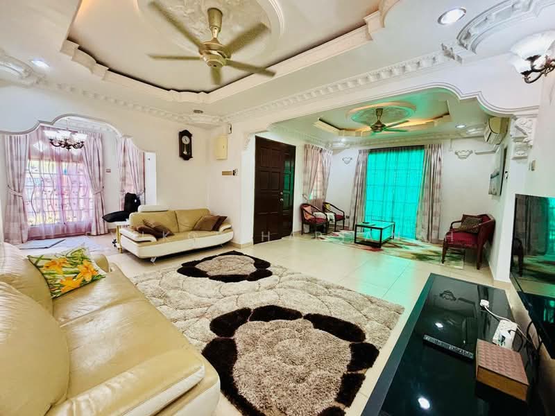 Rumah Berkembar untuk Dijual di Shah Alam (Selangor) - Syukor Hartanah - Living Room - PropertyGuru.com.my