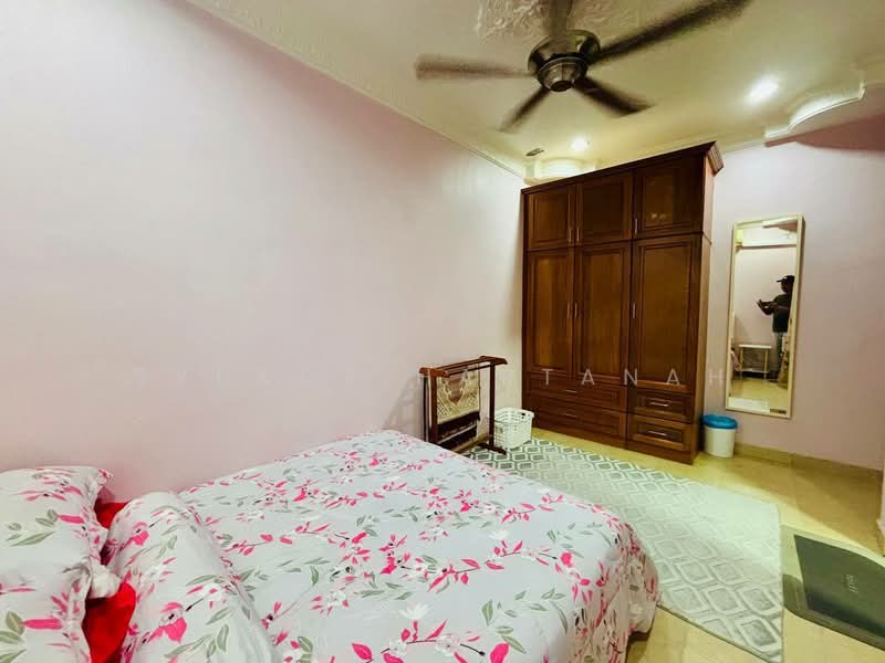 Rumah Berkembar untuk Dijual di Shah Alam (Selangor) - Syukor Hartanah - Bedroom - PropertyGuru.com.my