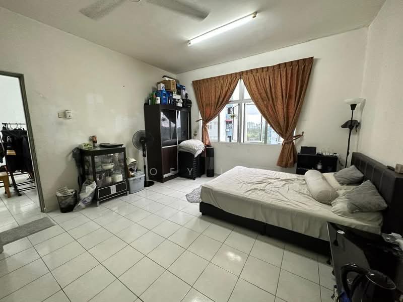 Apartment for Sale at Vista Seri Alam - Zoey Lee - Bedroom - PropertyGuru.com.my