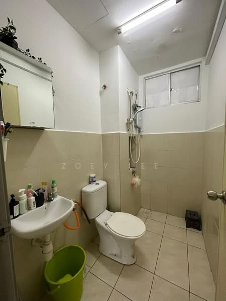 Apartment for Sale at Vista Seri Alam - Zoey Lee - Bathroom - PropertyGuru.com.my