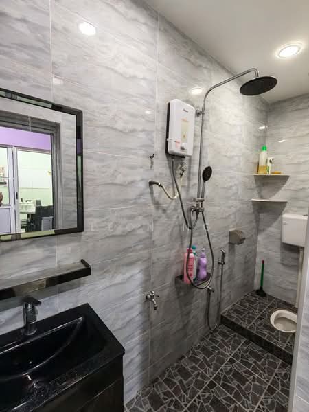 1-storey Terraced House for Sale in Skudai (Johor) - Leon Ng - Bathroom - PropertyGuru.com.my