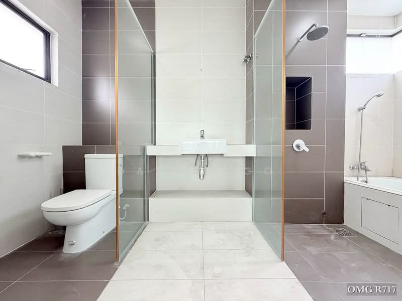 Rumah Berkembar untuk Dijual di Setia Alam (Selangor) - Darren Go - Bathroom - PropertyGuru.com.my