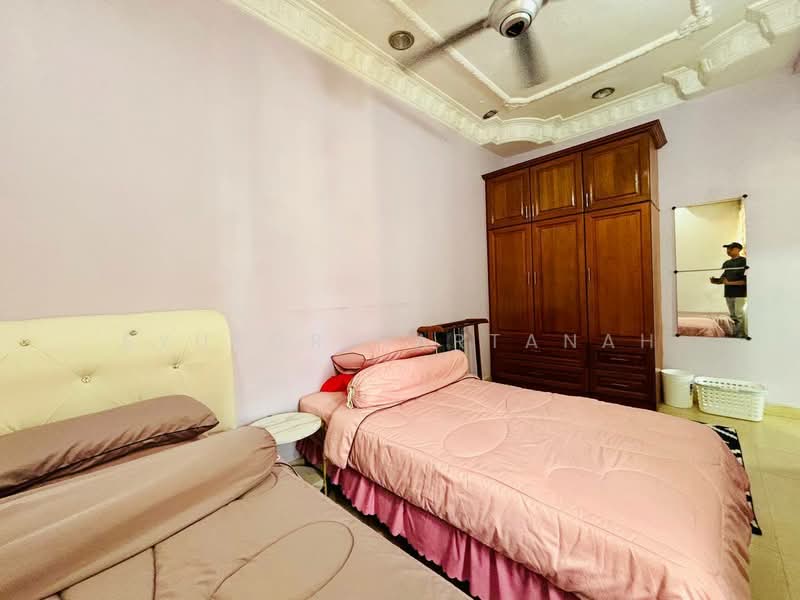 Rumah Berkembar untuk Dijual di Shah Alam (Selangor) - Syukor Hartanah - Bedroom - PropertyGuru.com.my