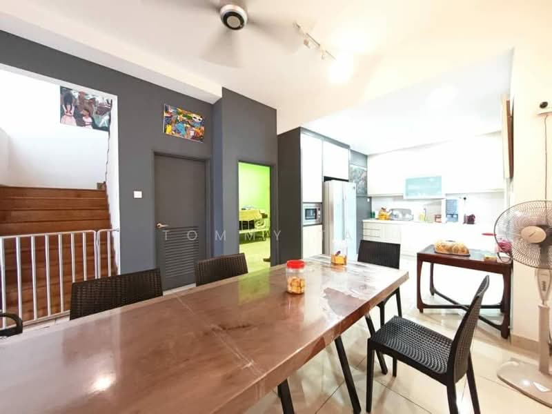 Rumah Kluster untuk Dijual di Taman Gaya (Ulu Tiram) - Tommy Tai - Dining Room - PropertyGuru.com.my